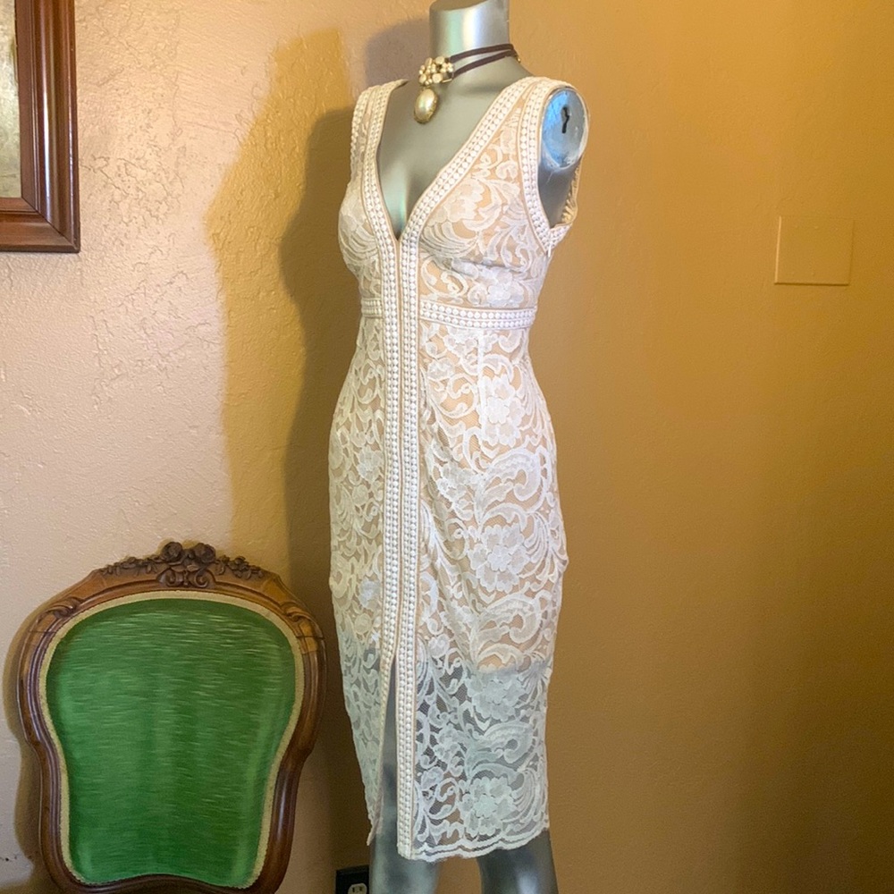 Bardot Off White Lace With Nude Lining.  SZ 10